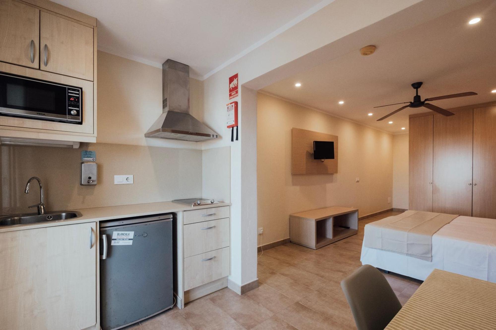 Apartamentos Blancala Cala Blanca  Eksteriør billede
